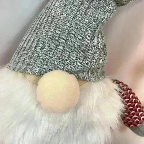 CHRISTMAS HOLIDAY GNOME RED KNIT BODY GREY HAT & FEET WEIGHTED SITTING - Picture 2 of 6